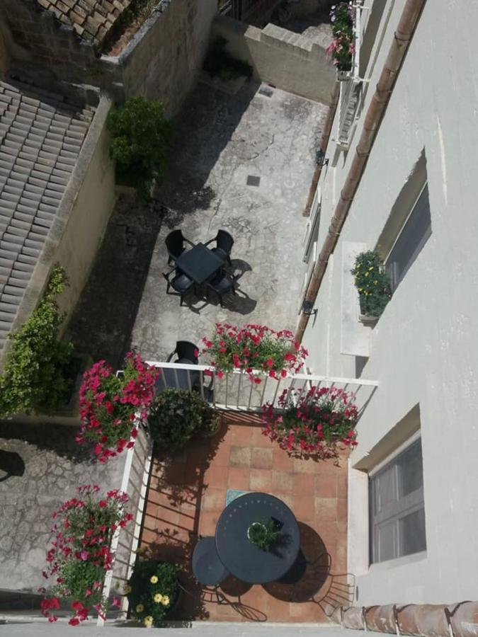 Alla Dimora Di Chiara Suite And Rooms Matera Exterior photo